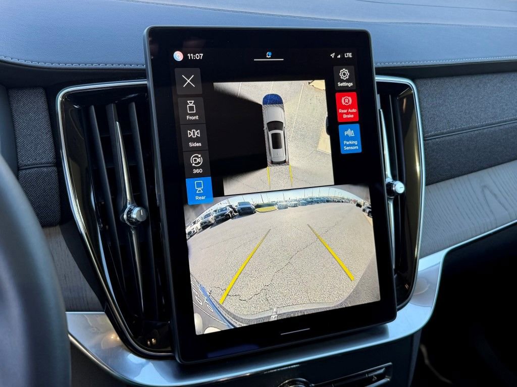 Certified 2025 Volvo XC90 T8 Ultra w/ Protection Package Premier image 32