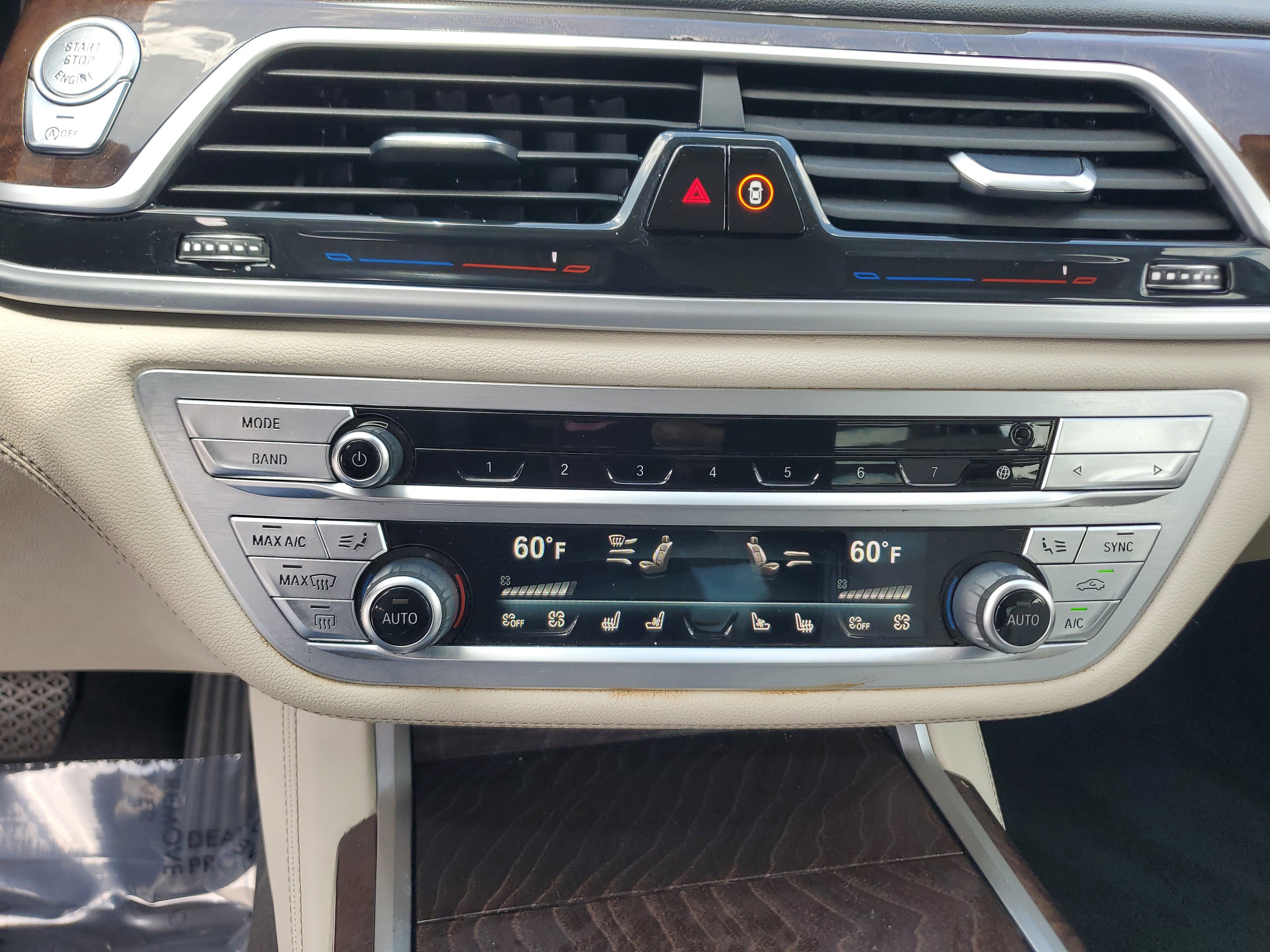 Used 2022 BMW 740i w/ Premium Package RWD image 23