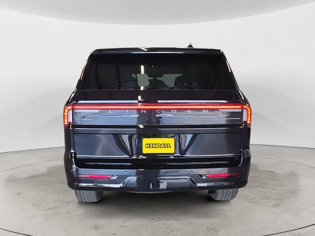 Used 2025 Lincoln Navigator Reserve AWD/4WD image 6