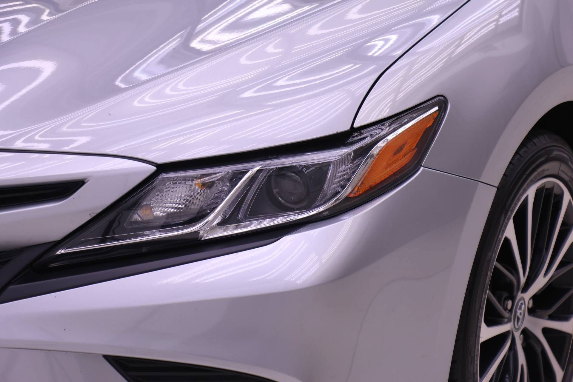 Used 2020 Toyota Camry SE FWD image 25
