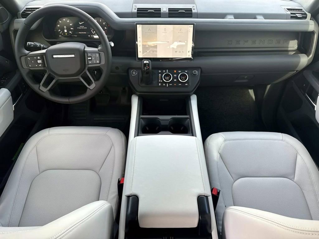 New 2025 Land Rover Defender 130 X-Dynamic SE image 14