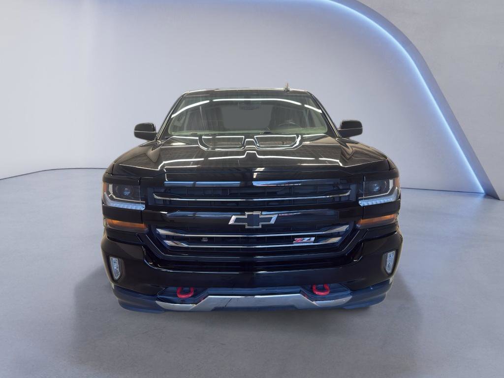 Used 2017 Chevrolet Silverado 1500 LT w/ Redline Edition image 2