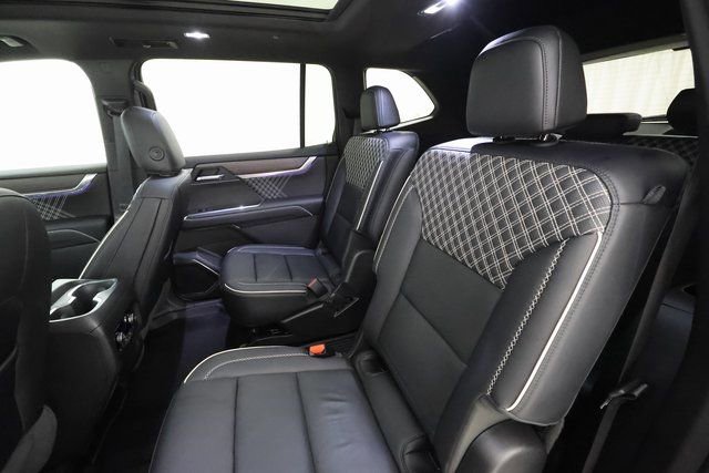 Used 2024 GMC Acadia Denali w/ Super Cruise Package image 17