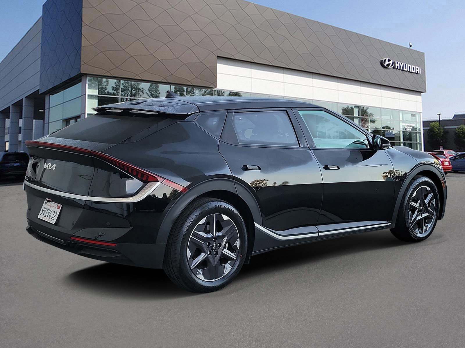 Used 2025 Kia EV6 Light RWD image 2