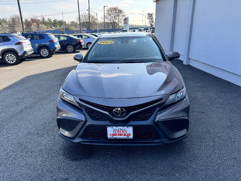 Used 2023 Toyota Camry SE w/ Cold Weather Package image 3