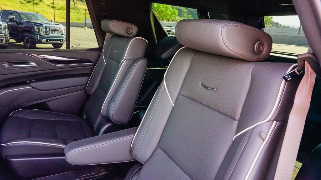 Certified 2024 Cadillac Escalade Sport w/ LPO, ONYX Package image 11