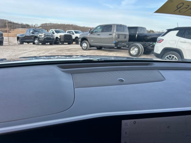 Used 2024 Kia Sorento S image 27