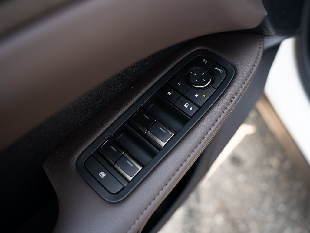Used 2023 Lexus RX 350 FWD w/ Cold Area Package image 17