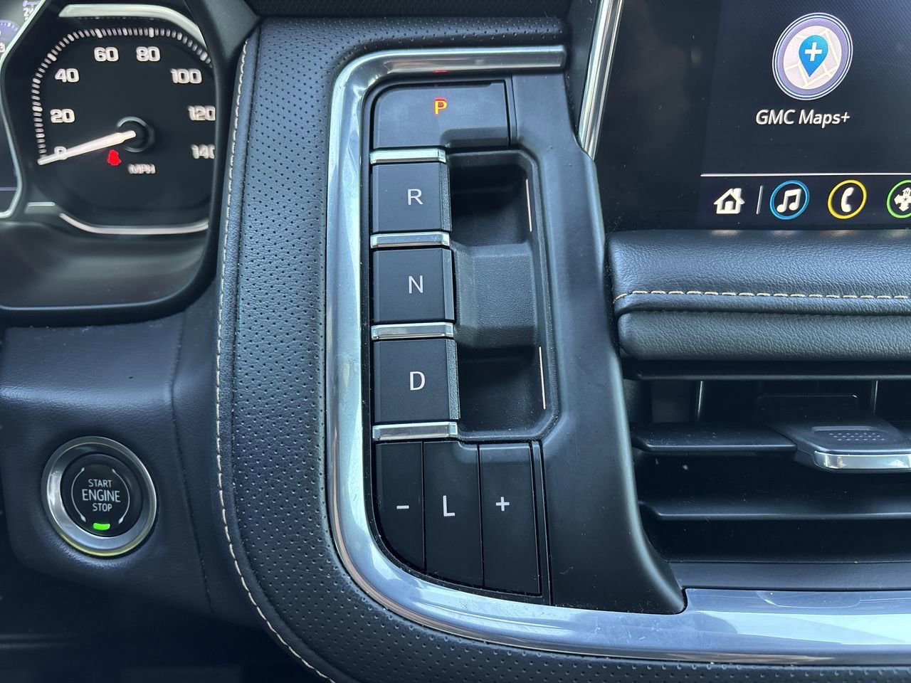 Used 2021 GMC Yukon XL AT4 w/ Technology Package image 27