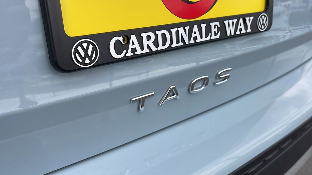 New 2025 Volkswagen Taos SE image 28