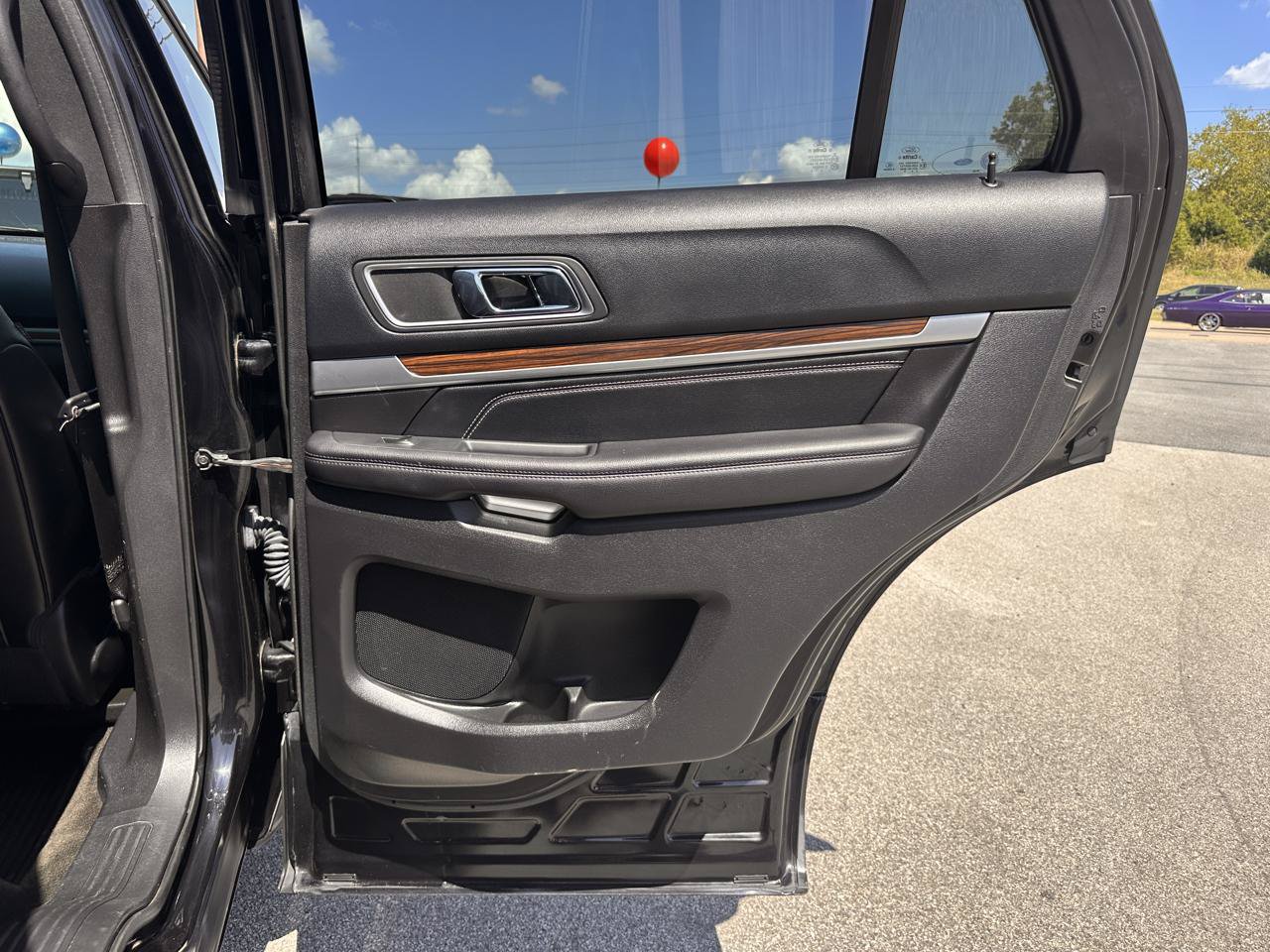 Used 2016 Ford Explorer Limited w/ Equipment Group 301A AWD/4WD image 32