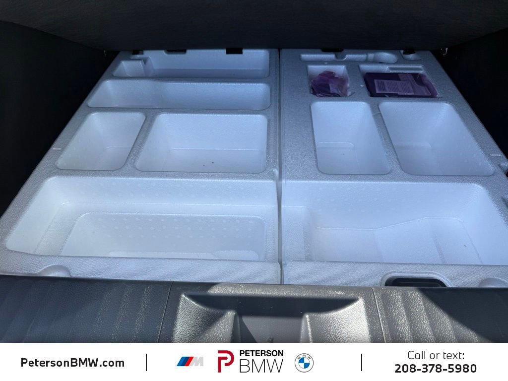 Used 2024 Toyota Prius XLE AWD/4WD image 9