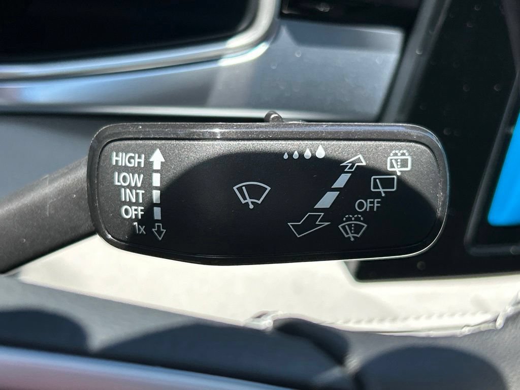 New 2026 Volkswagen Taos SE FWD image 30