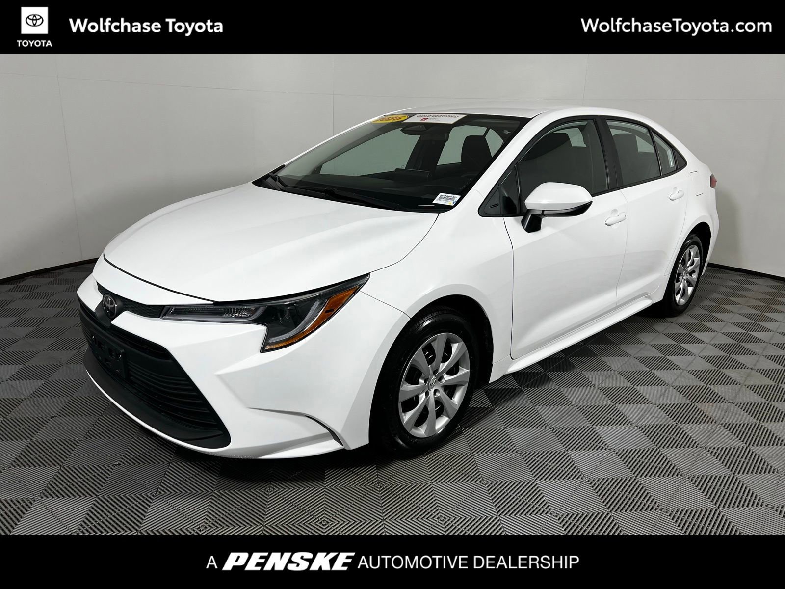 Certified 2025 Toyota Corolla LE image 1