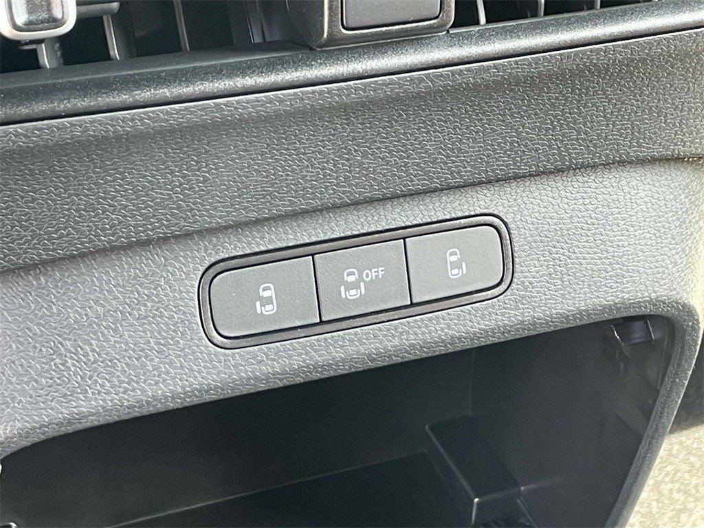 New 2025 Volkswagen ID. Buzz Pro S RWD image 27