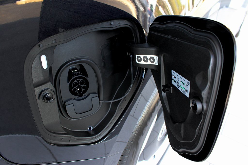 New 2025 Volkswagen ID. Buzz Pro S image 38