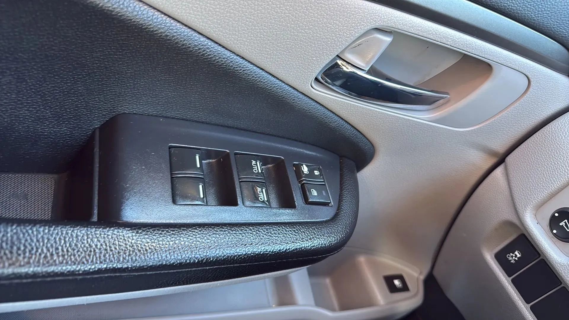 Used 2018 Honda Pilot LX image 22