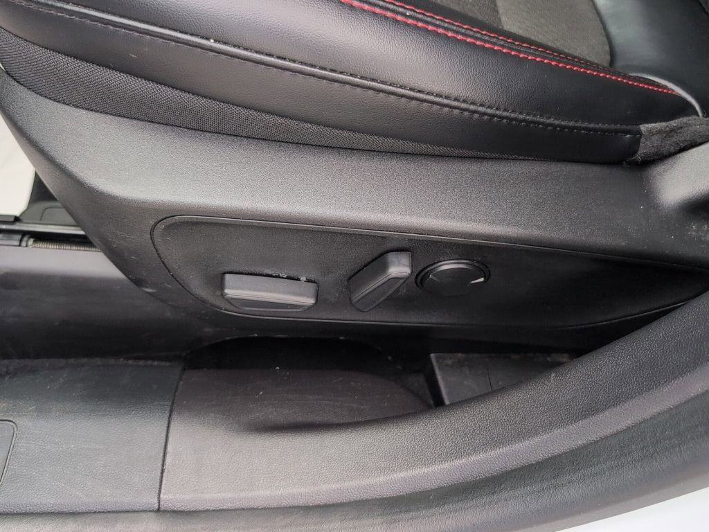 Used 2023 Ford Escape ST-Line w/ Tech Pack #1 FWD image 9