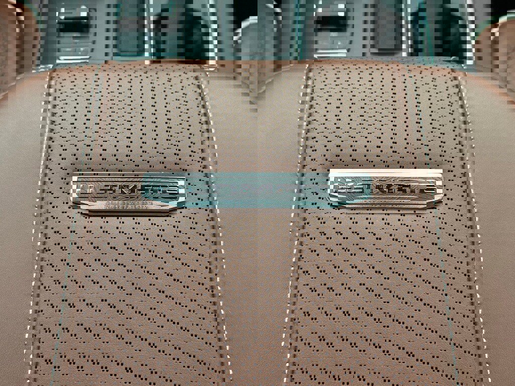 Used 2026 GMC Sierra 2500 Denali Ultimate image 28