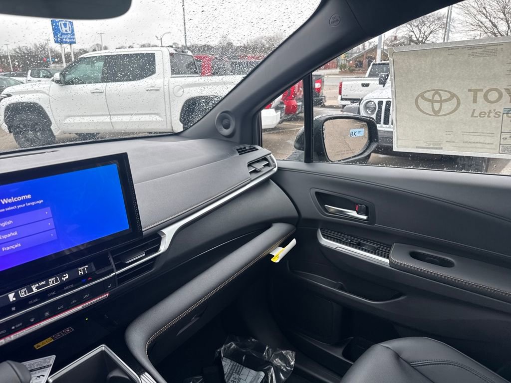 New 2026 Toyota Sienna XLE Woodland Edition image 31