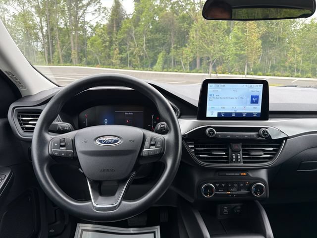 Used 2025 Ford Escape Active AWD/4WD image 11