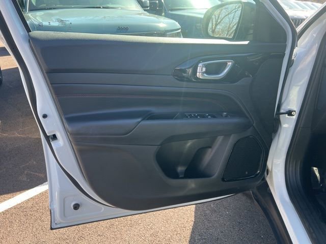 Used 2024 Jeep Compass Trailhawk AWD/4WD image 4