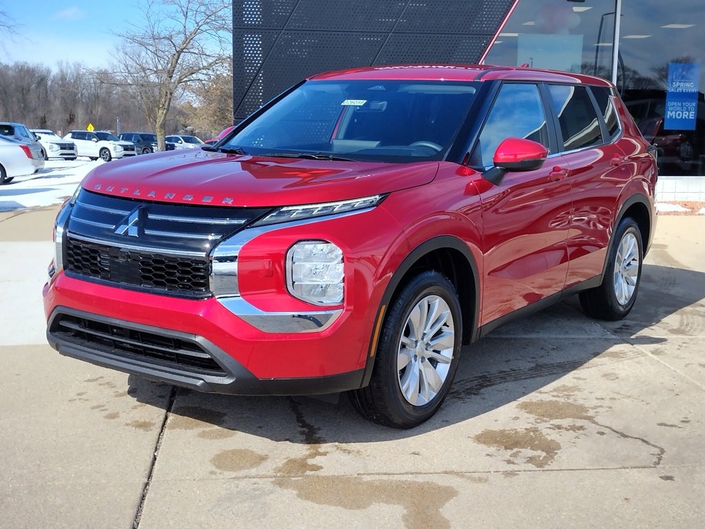 New 2026 Mitsubishi Outlander ES