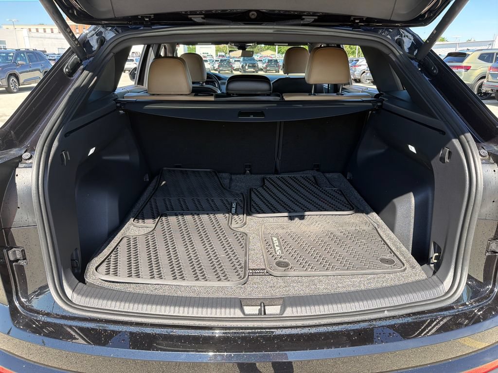 Certified 2024 Volkswagen Atlas Cross Sport SE FWD image 27