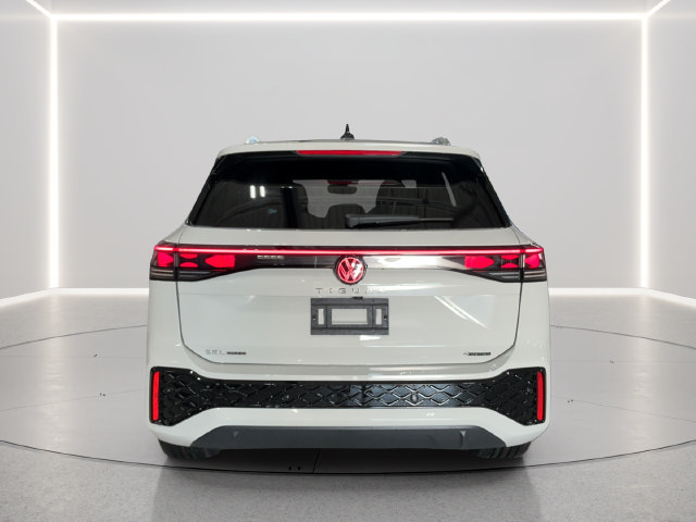 New 2026 Volkswagen Tiguan SEL R-Line AWD/4WD image 4