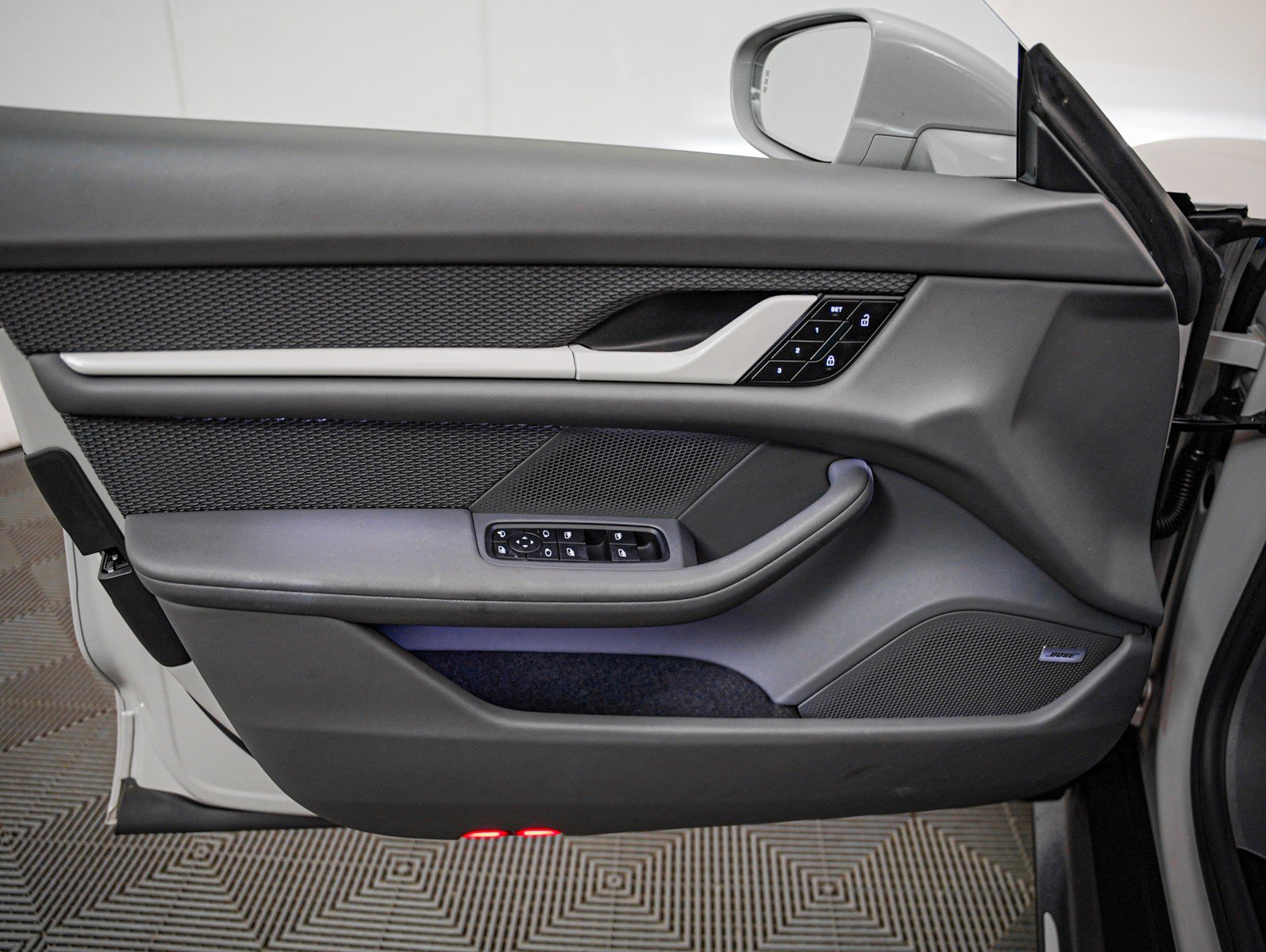 Certified 2024 Porsche Taycan 4S w/ Technology Package (P6F) image 25