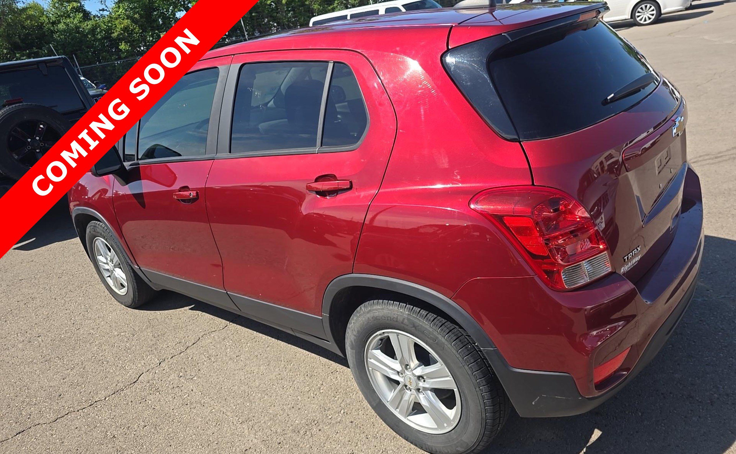 Used 2021 Chevrolet Trax LS w/ Tint and Cruise Package FWD image 4