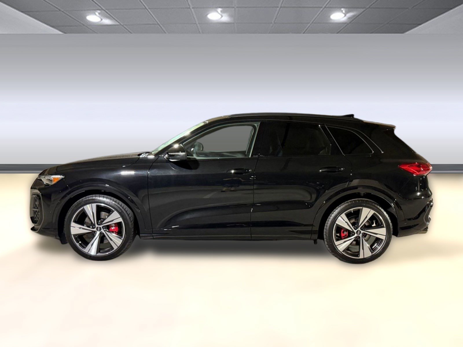 New 2025 Audi SQ5 Prestige AWD/4WD image 2