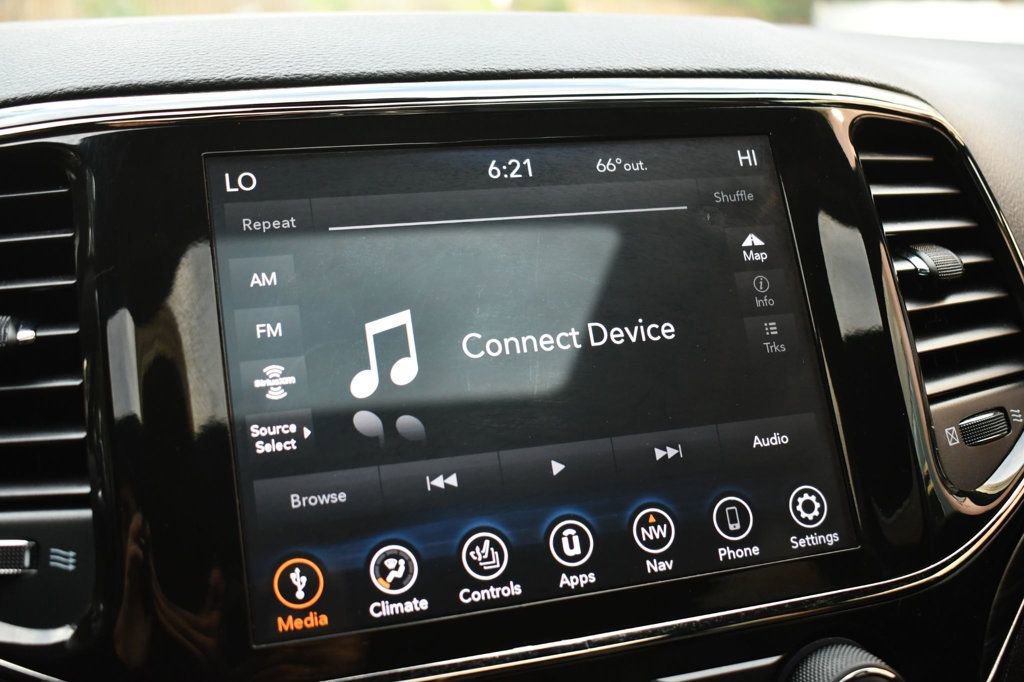 Used 2021 Jeep Grand Cherokee Limited X image 36