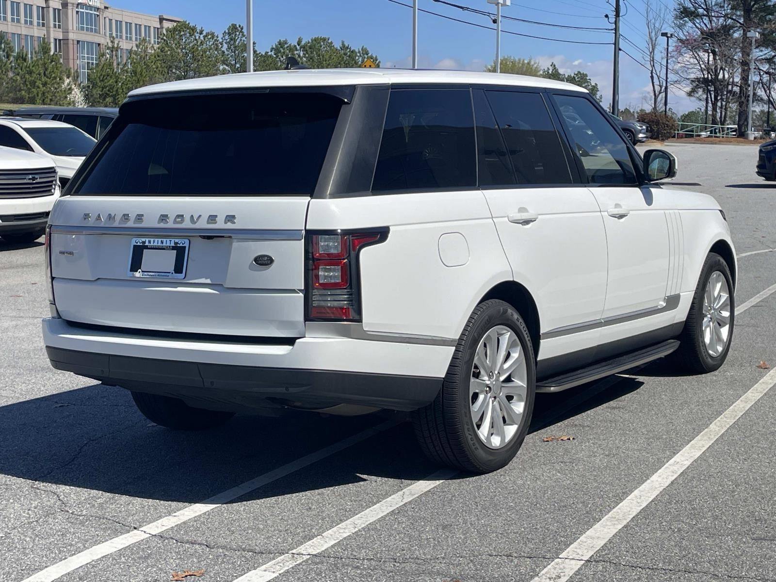 Used 2016 Land Rover Range Rover HSE image 4