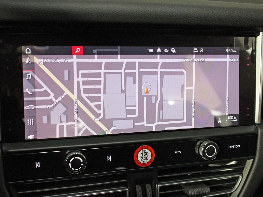 Certified 2025 Porsche Macan image 27
