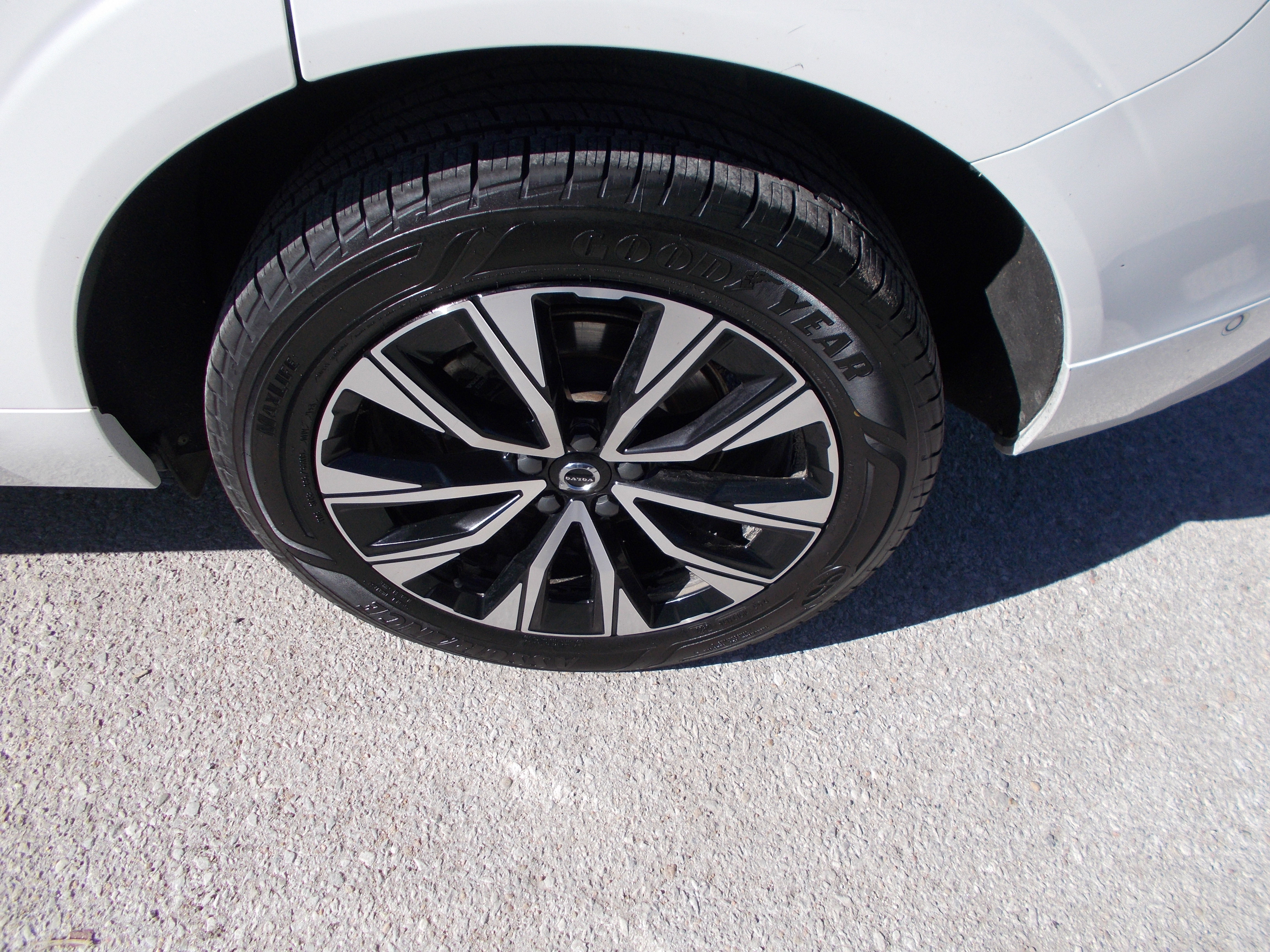 Used 2023 Volvo XC60 B5 Plus image 20