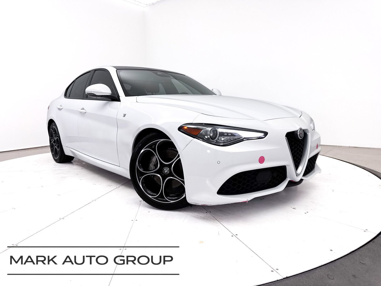Used 2022 Alfa Romeo Giulia Ti w/ Active Assist Plus Package RWD image 1
