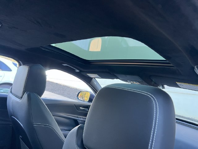Used 2019 Jaguar XE S RWD image 27