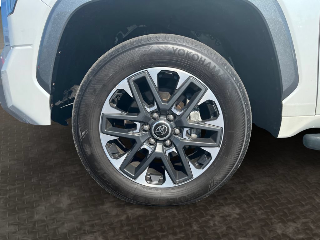 Used 2022 Toyota Tundra Limited AWD/4WD image 9