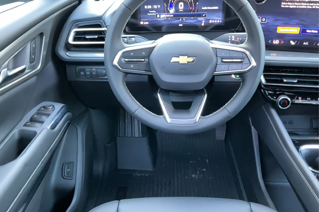 New 2027 Chevrolet Traverse LT w/ LPO, Floor Liner Package FWD image 13
