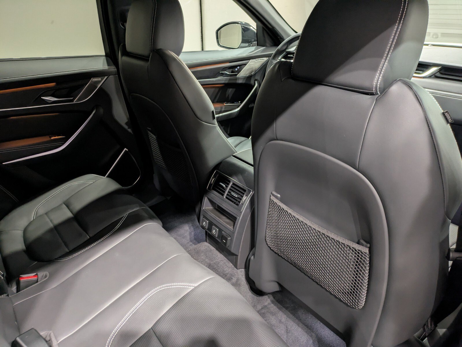 New 2026 Jaguar F-PACE R-Dynamic S image 21