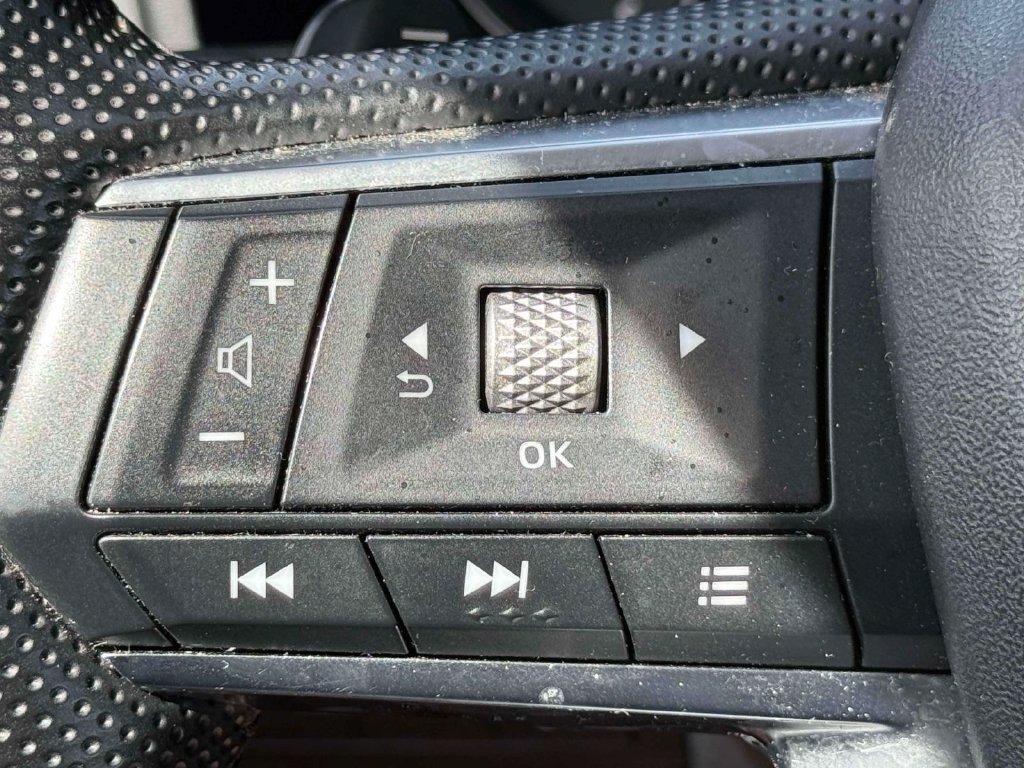 Used 2024 Mitsubishi Outlander SE Black Edition FWD image 20