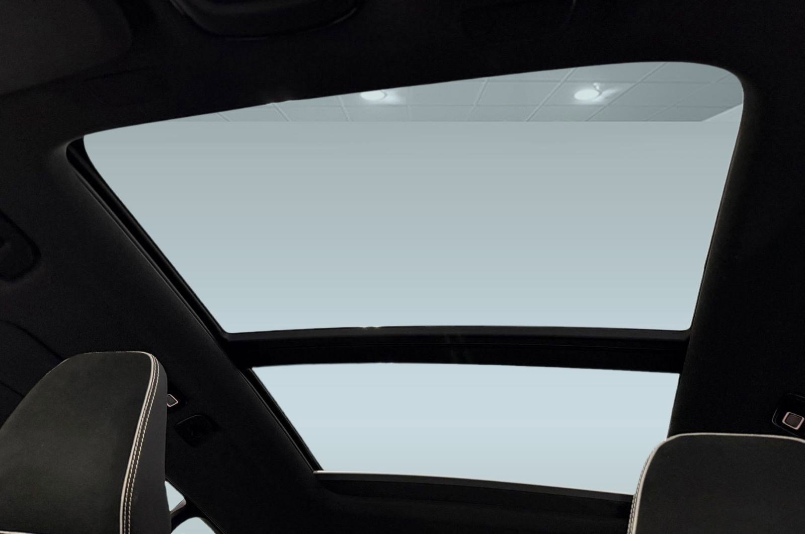 Used 2024 Volvo XC40 Recharge Ultimate w/ Protection Package Premier image 13