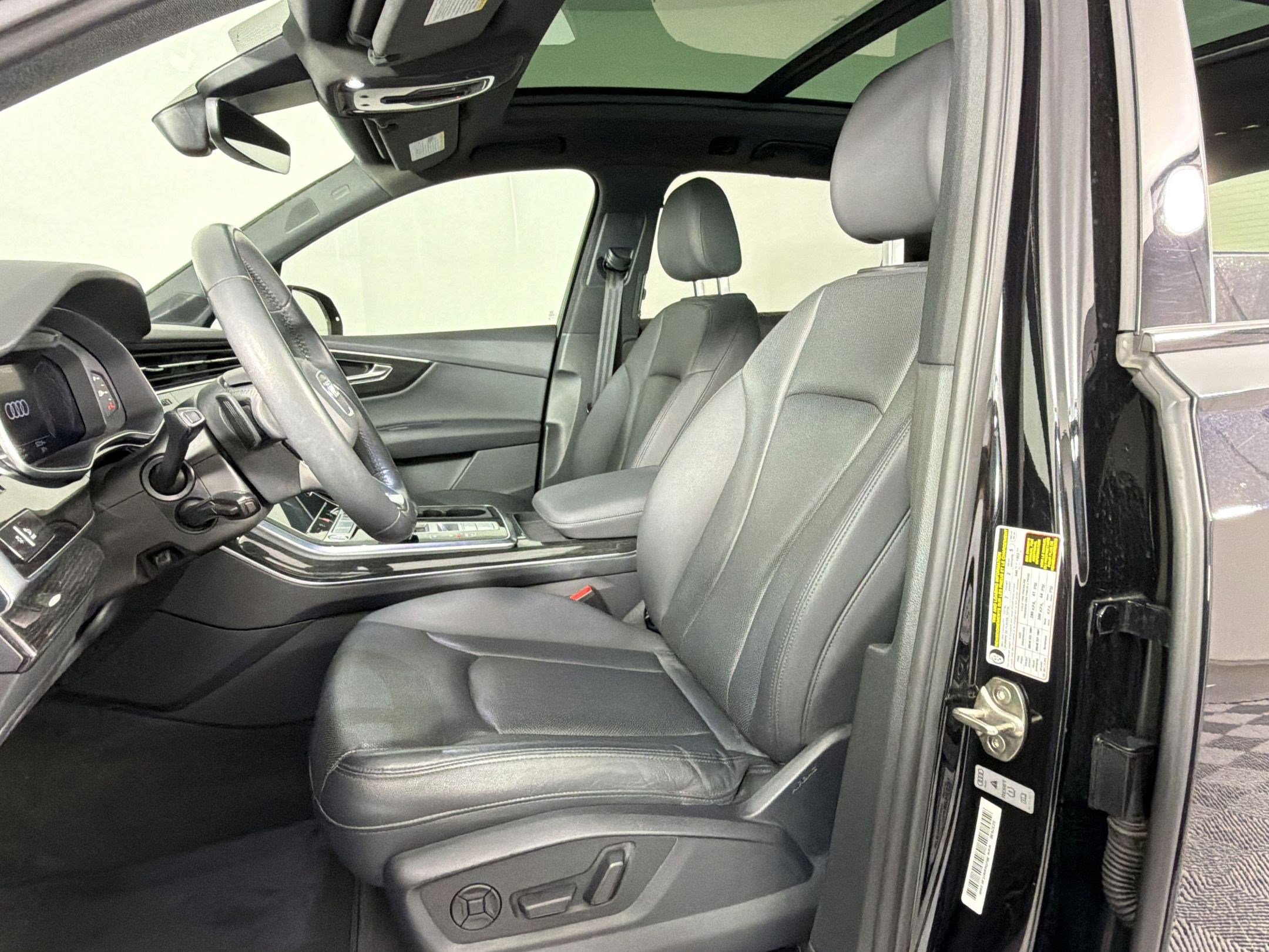 Used 2020 Audi Q7 3.0T Prestige AWD/4WD image 5