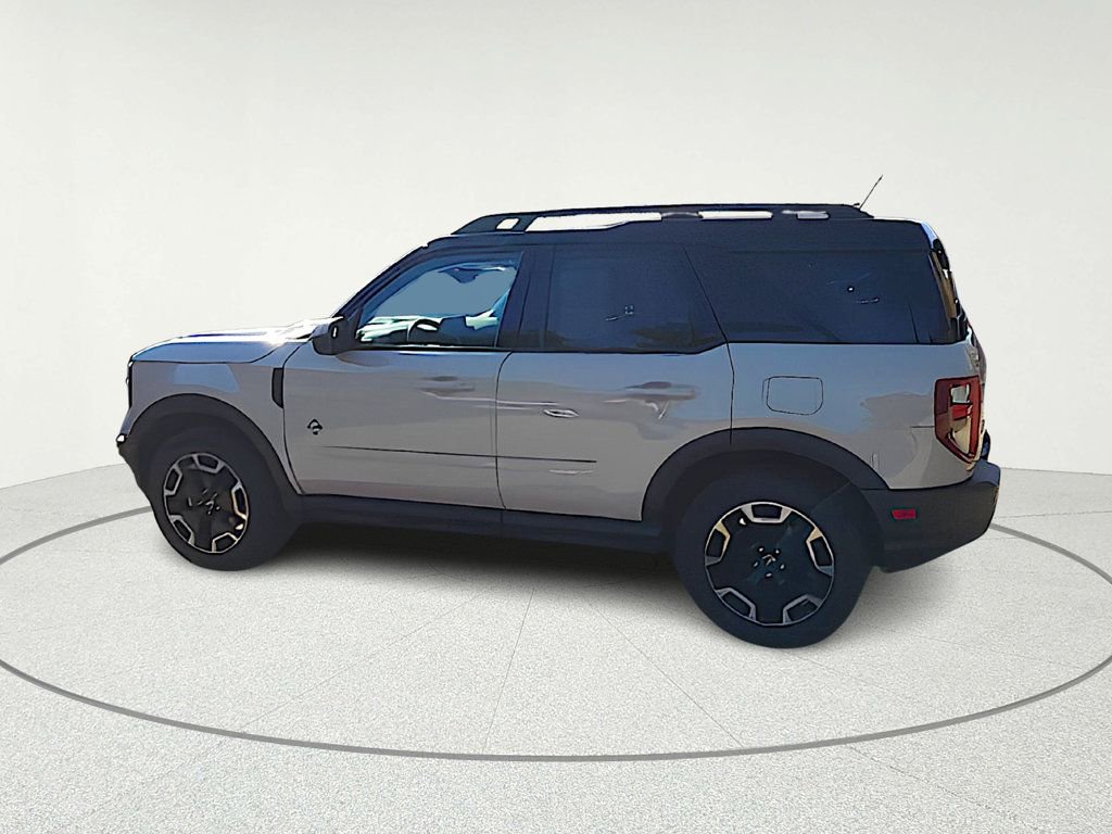 Used 2024 Ford Bronco Sport Outer Banks w/ Tech Package image 7