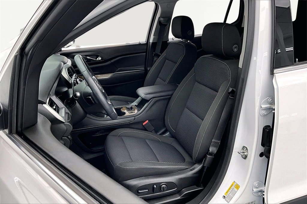 Used 2023 GMC Acadia SLE w/ Driver Convenience Package image 25