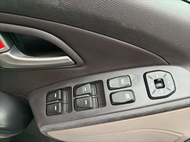 Used 2012 Hyundai Tucson GLS image 17