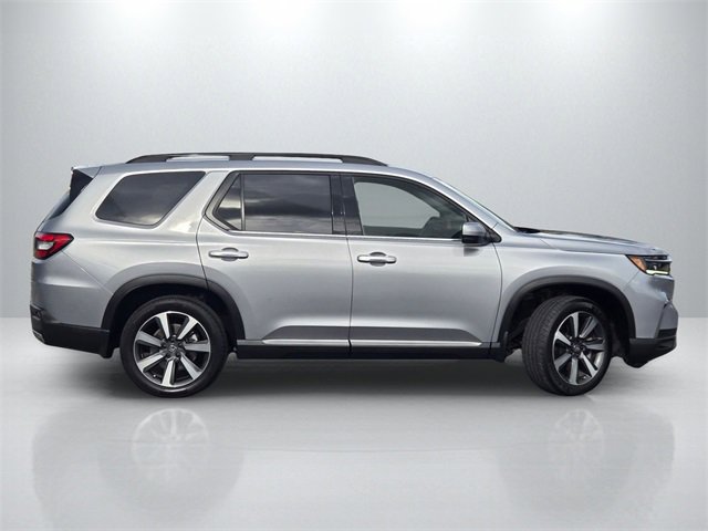 Used 2023 Honda Pilot Touring image 3