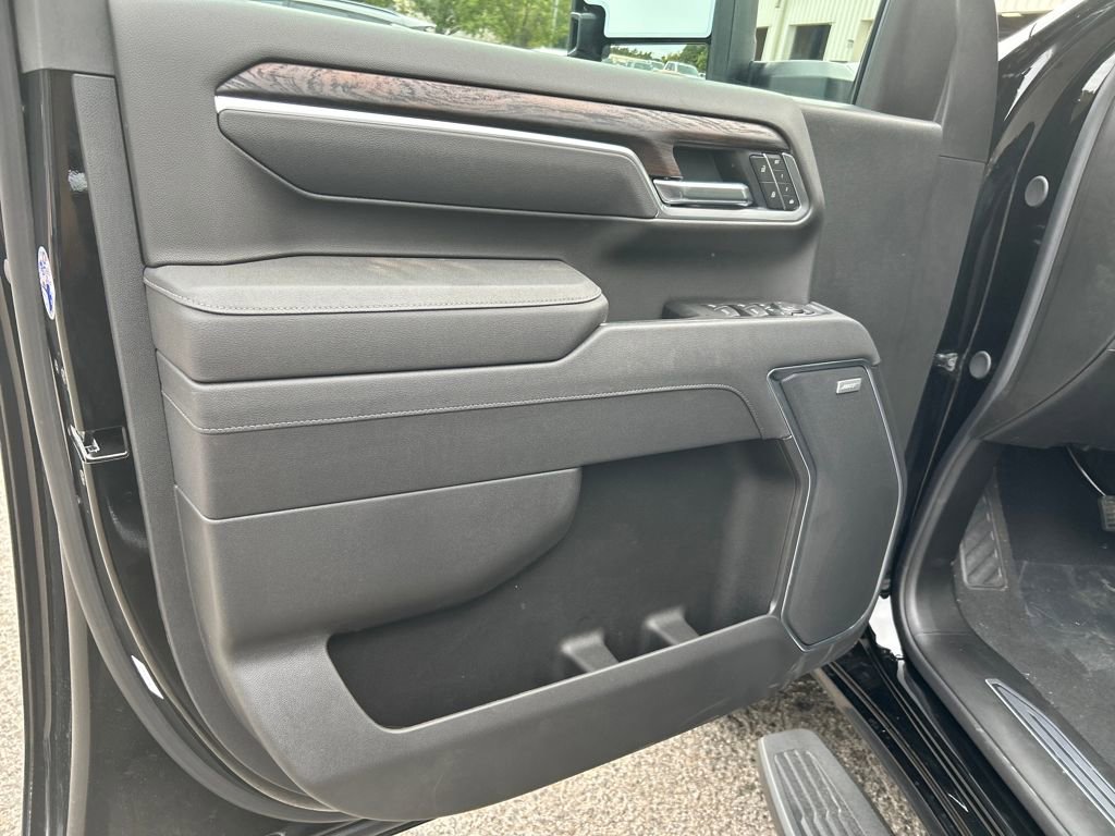 New 2026 GMC Sierra 2500 SLT w/ SLT Premium Package image 11