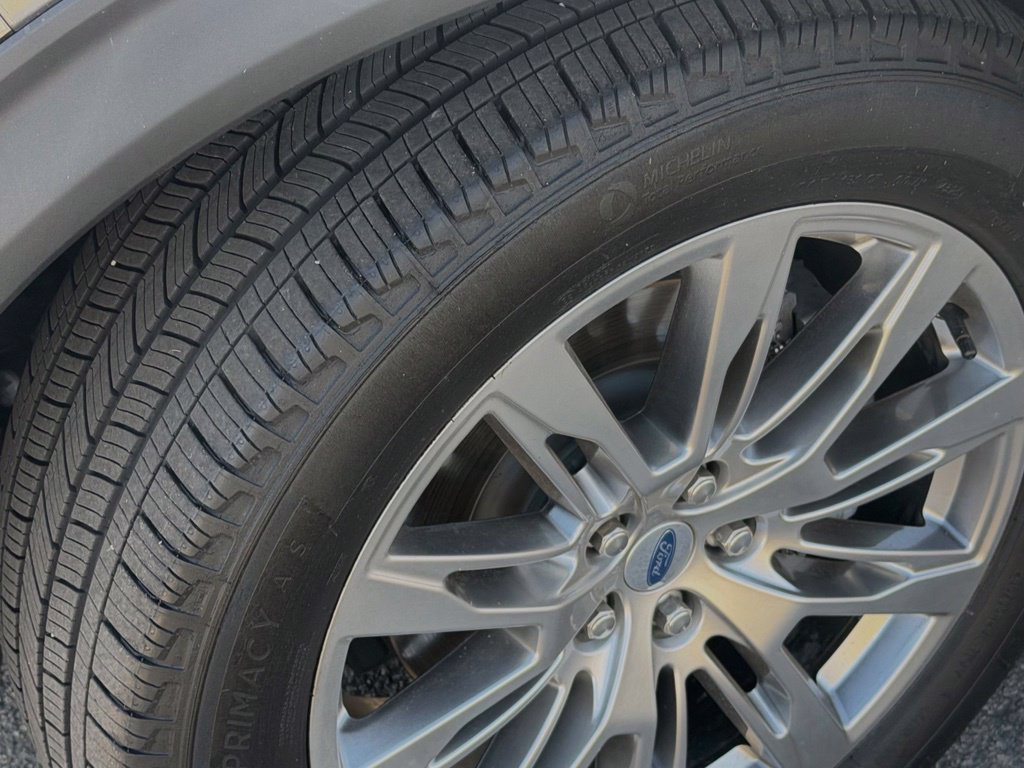 Used 2026 Ford Explorer Platinum RWD image 13